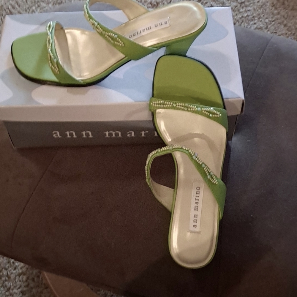 ANN MARINO LIME GREEN 2" HEEL SANDALS WITH MINI BE